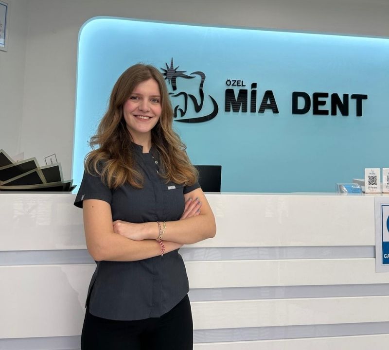 Diş Hekimi Betül Kurtaş